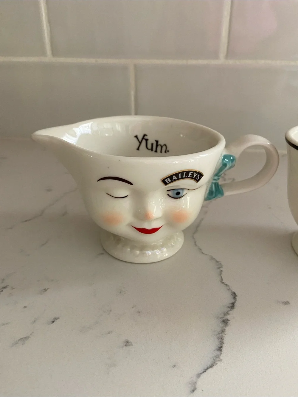 Baileys Irish Cream Winking Face Creamer & Sugar Bowl Set 1996 Yum Vintage